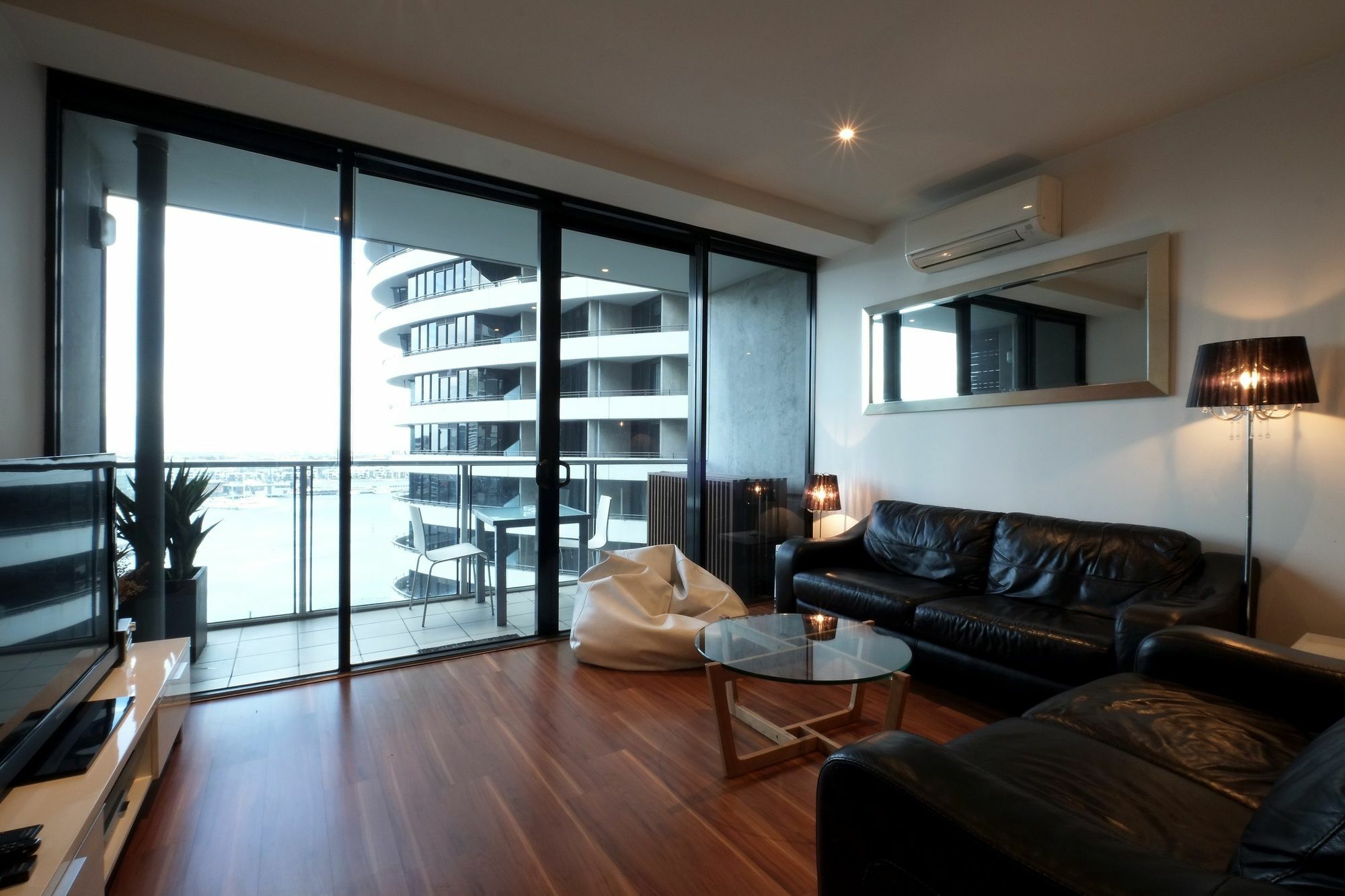 Acd Apartments Melbourne City Exterior foto